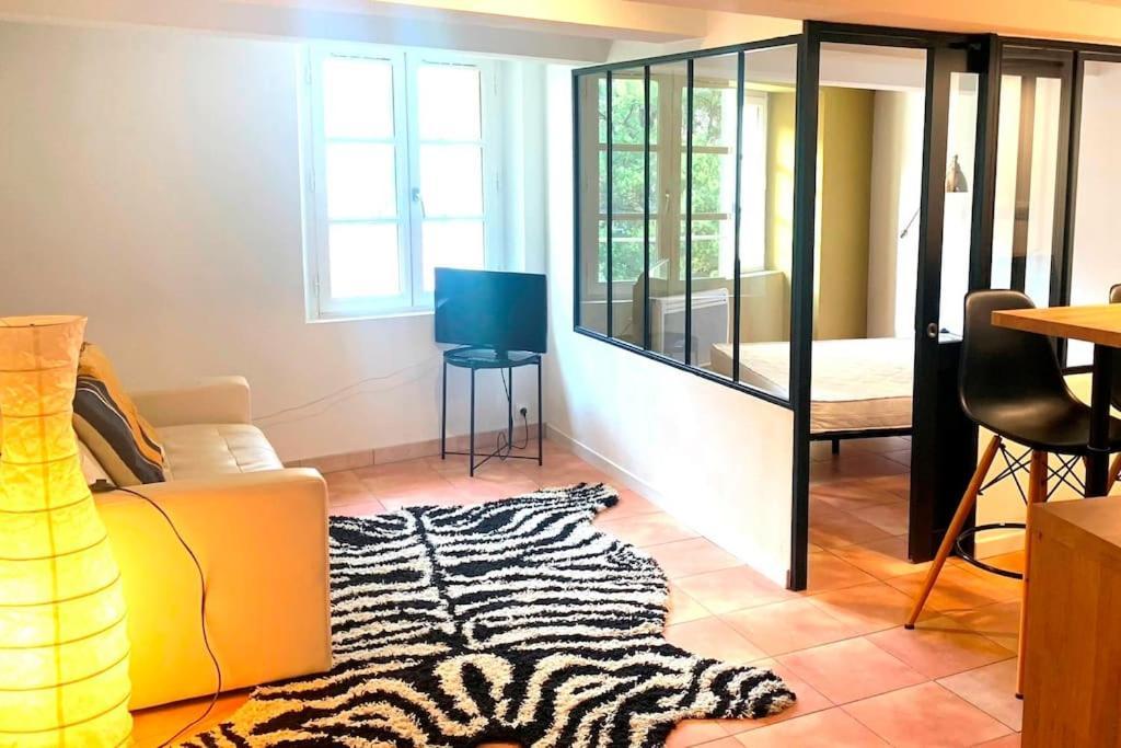 Studio Cosy Avec Deux Velos Coeur De Ville Hyeres Bagian luar foto
