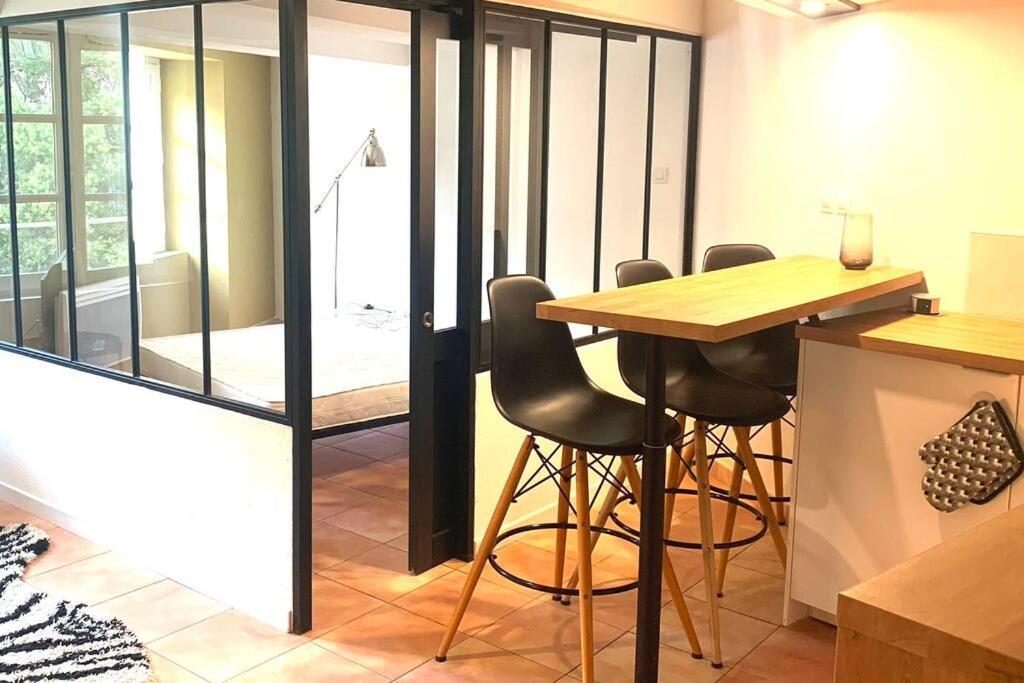 Studio Cosy Avec Deux Velos Coeur De Ville Hyeres Bagian luar foto
